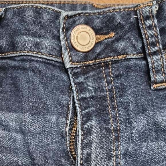 SO Women's Distressed Jean Shorts - Dark Blue Size 7/28W - Picture 7 of 13